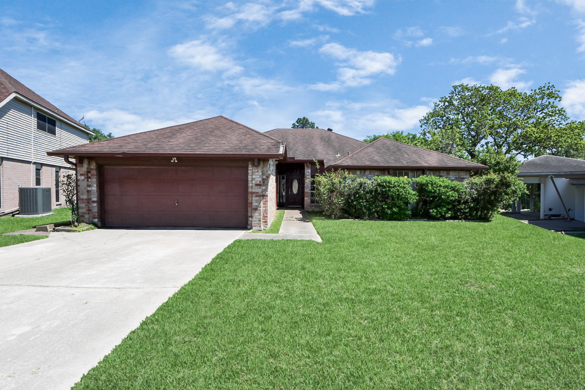 2406 Duchess Way Property Photo 1