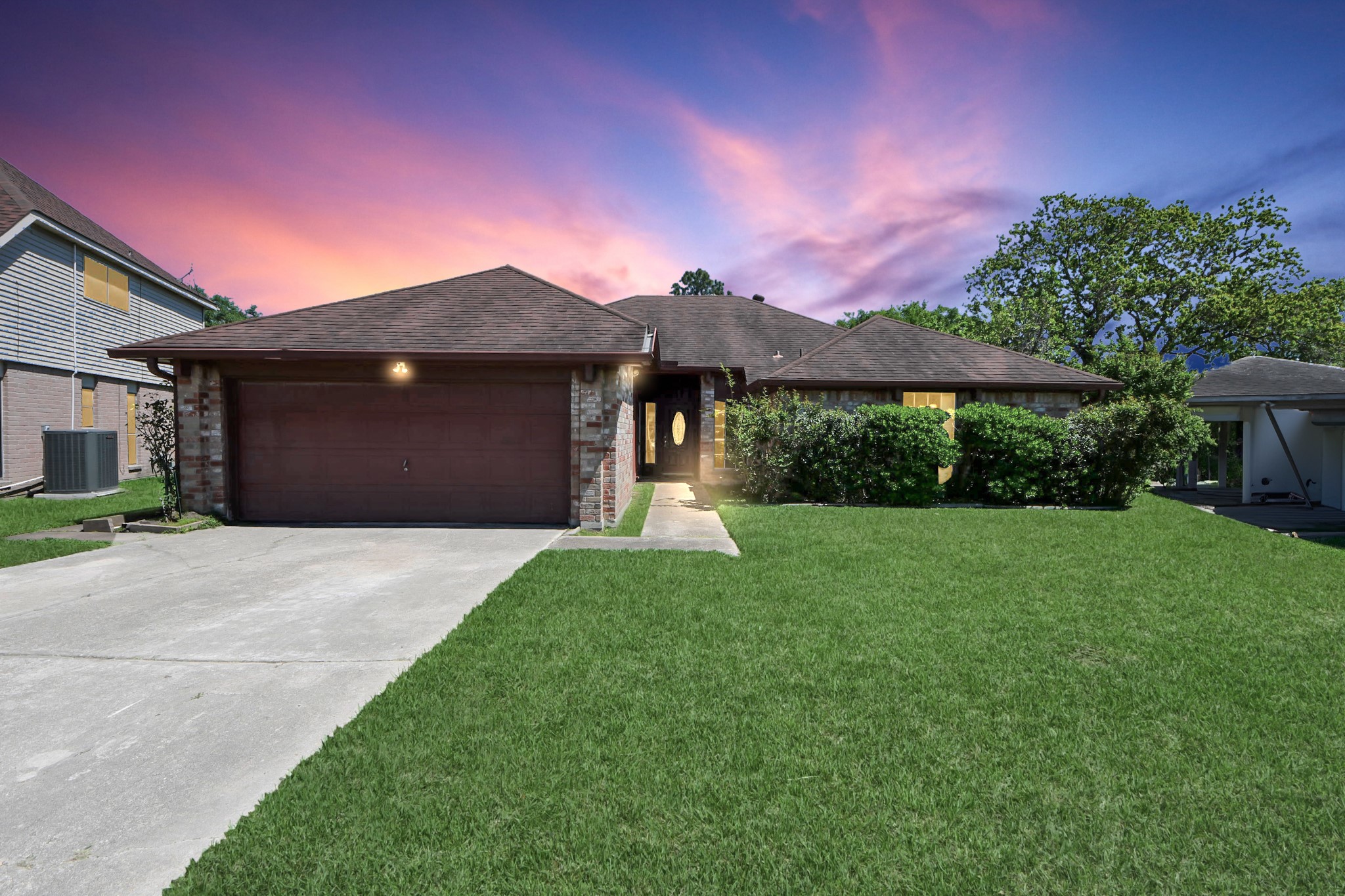 2406 Duchess Way Property Photo 2