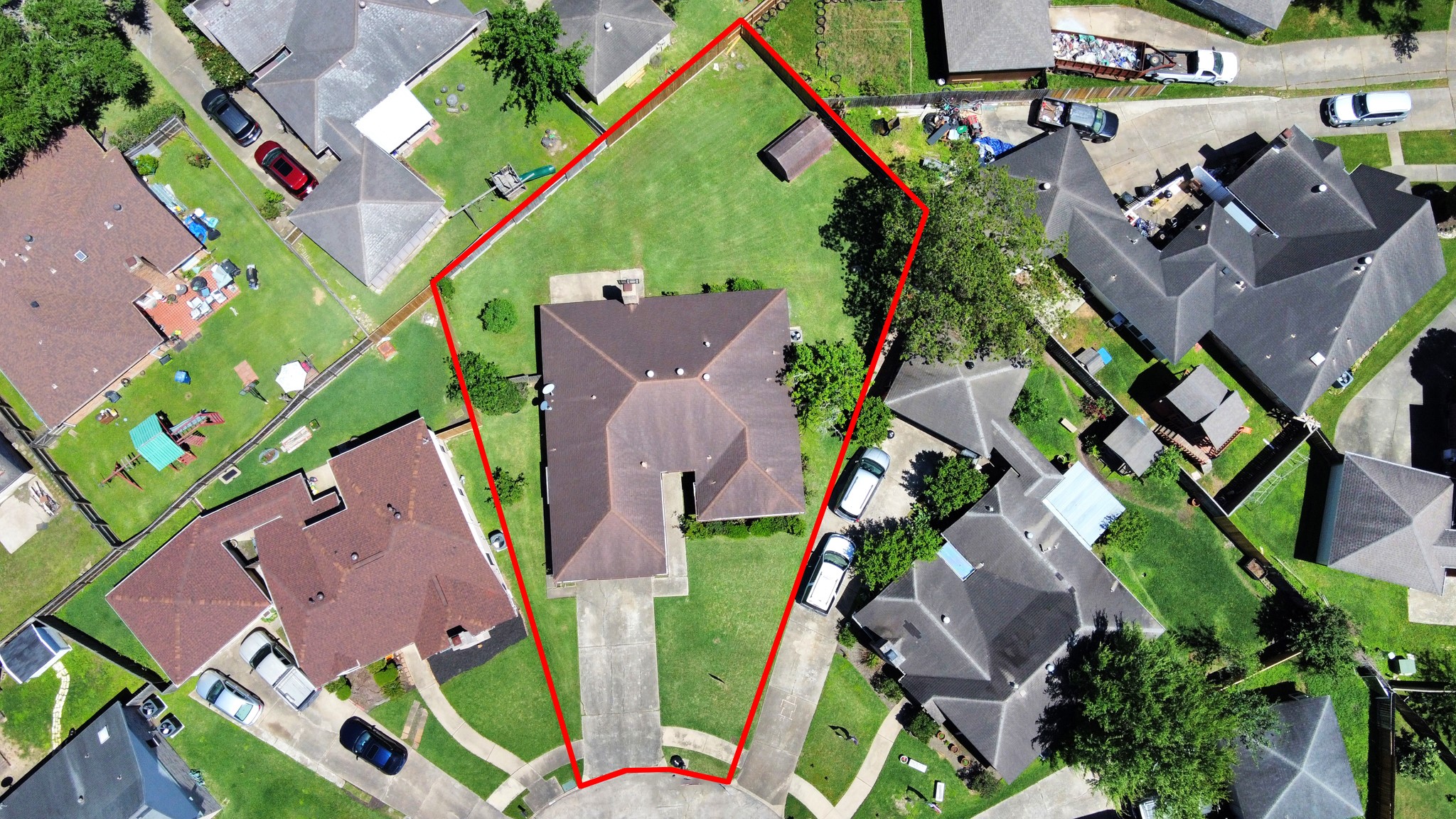 2406 Duchess Way Property Photo 3