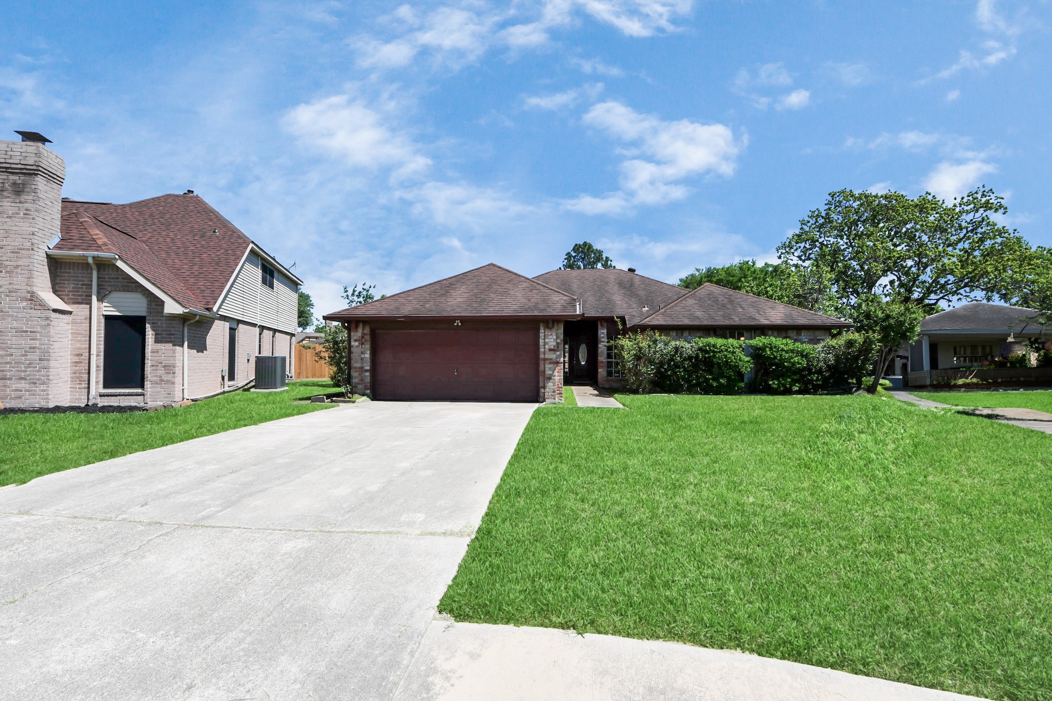 2406 Duchess Way Property Photo 6