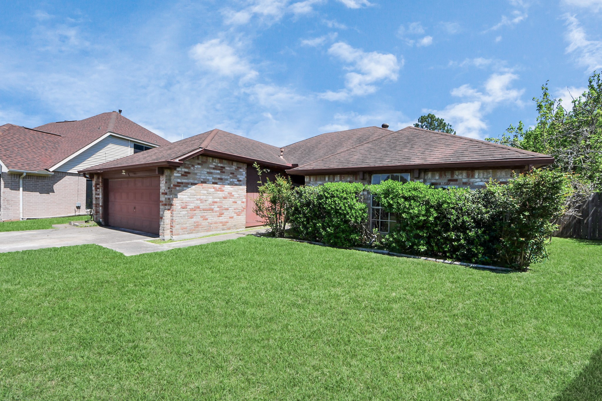 2406 Duchess Way Property Photo 7