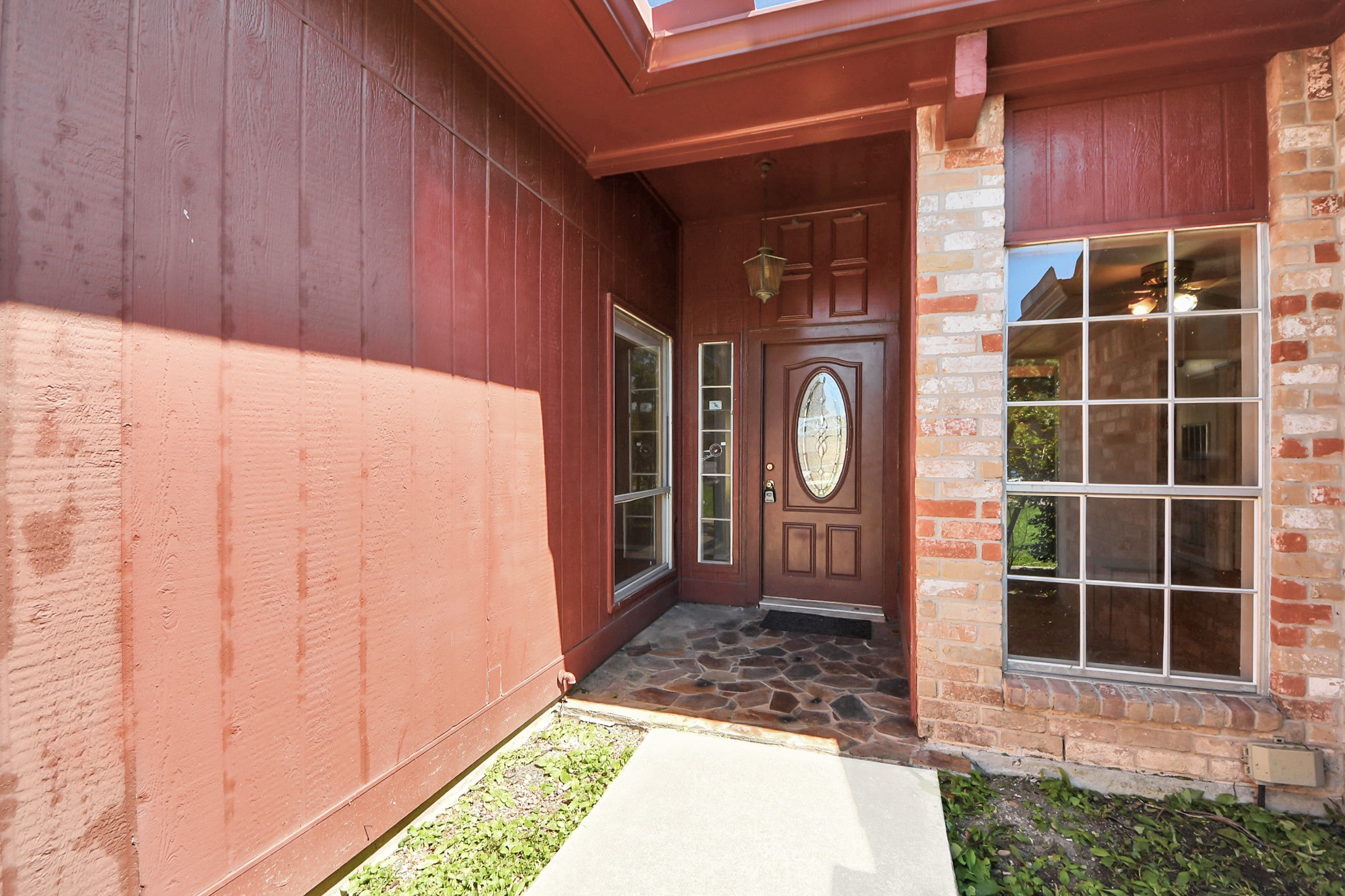 2406 Duchess Way Property Photo 8