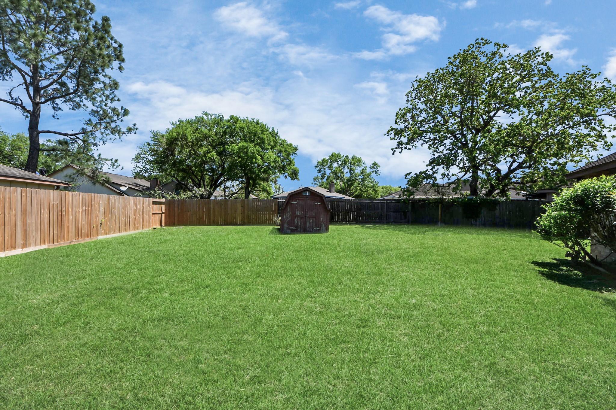 2406 Duchess Way Property Photo 10