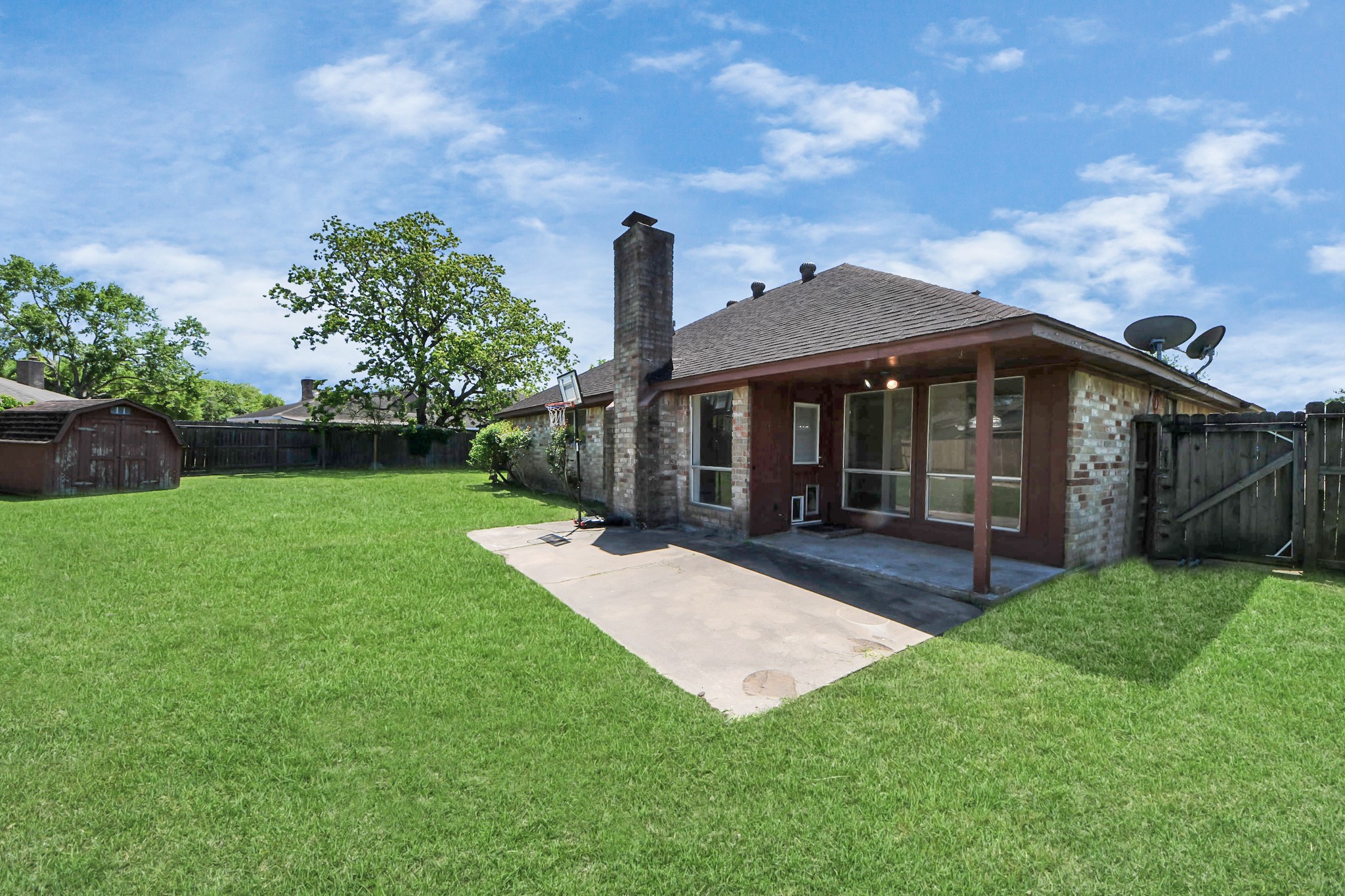 2406 Duchess Way Property Photo 11