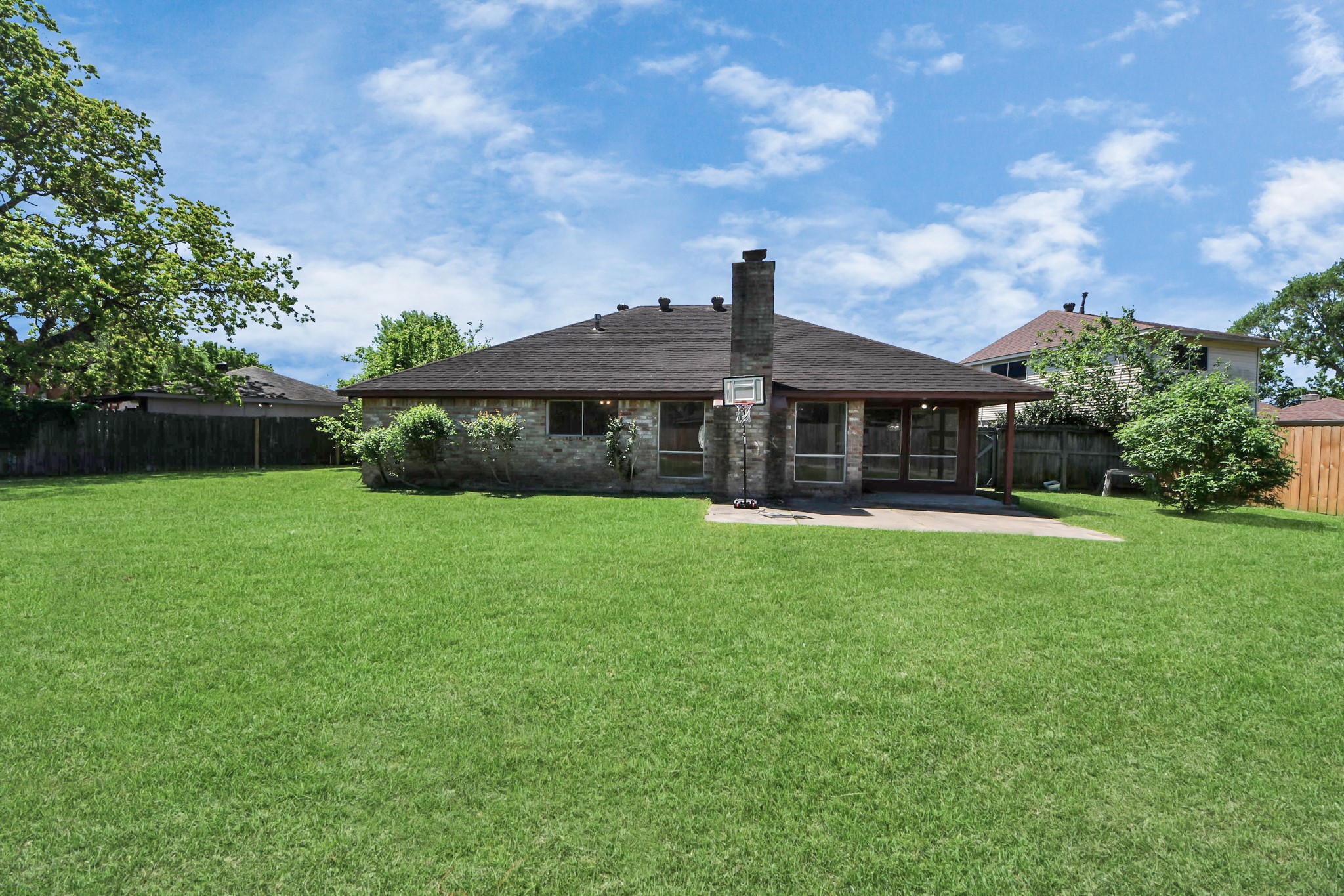 2406 Duchess Way Property Photo 12