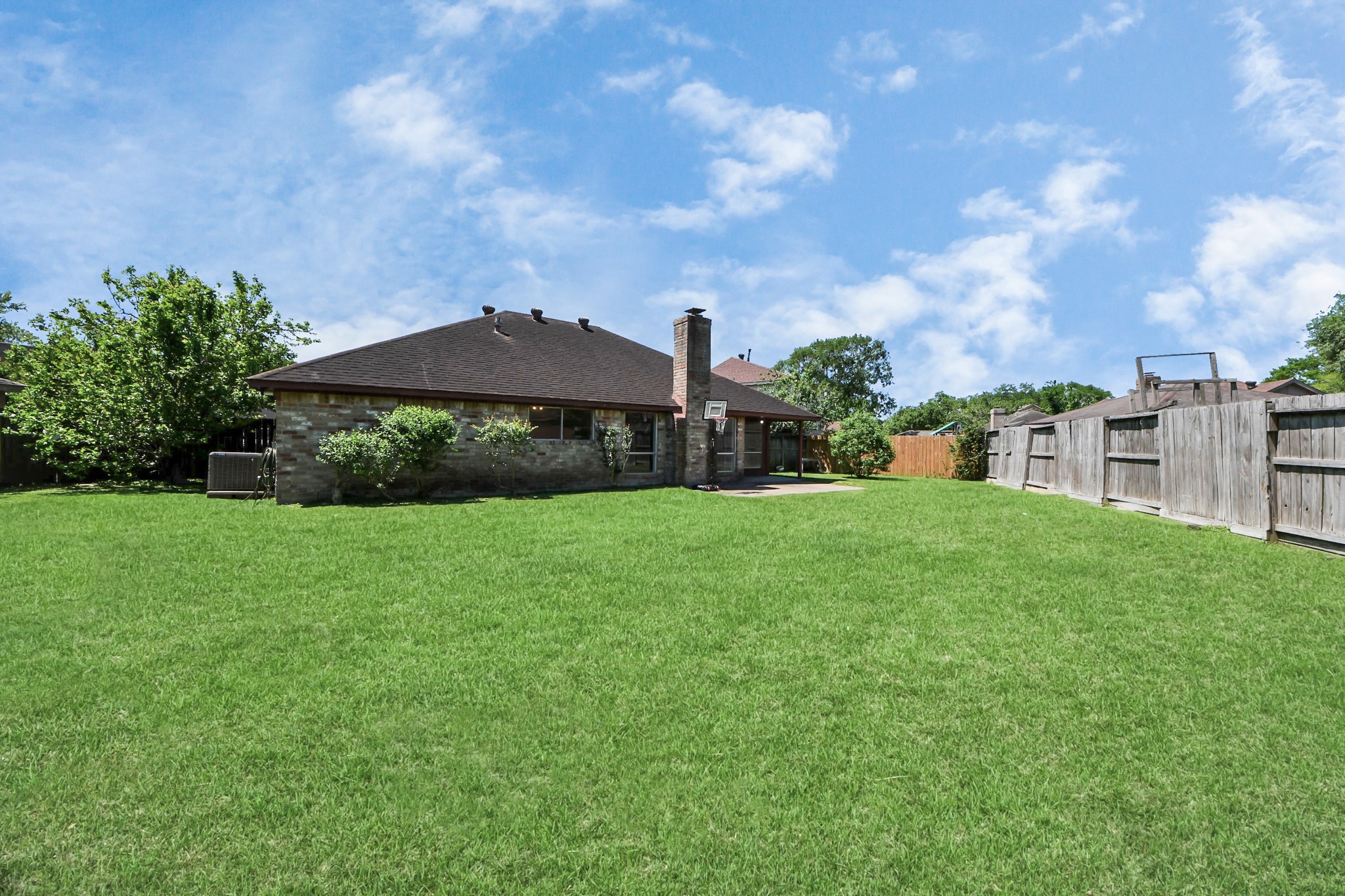 2406 Duchess Way Property Photo 13