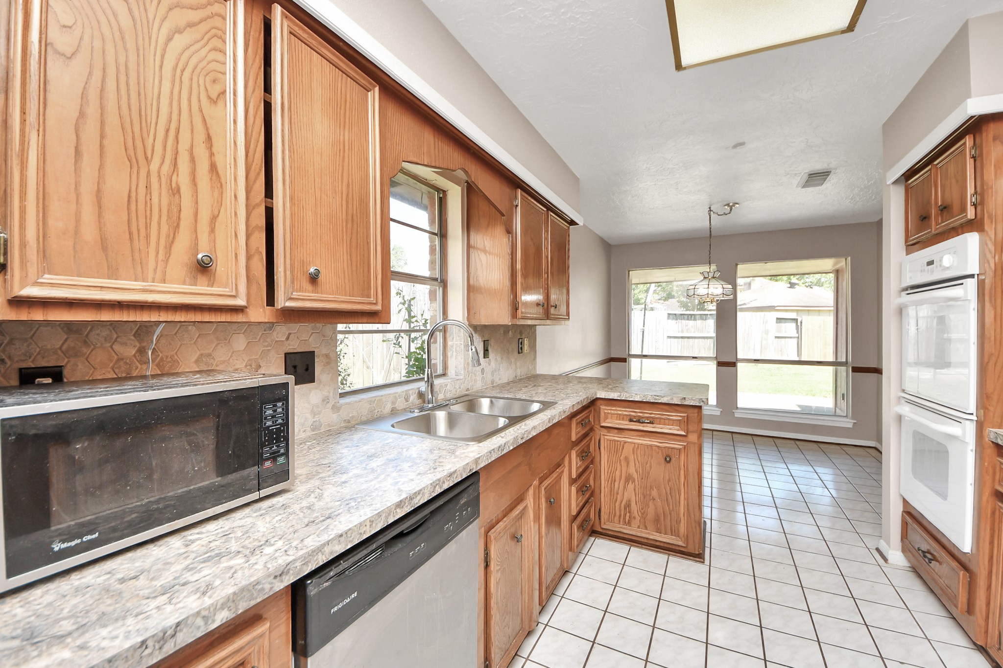 2406 Duchess Way Property Photo 17