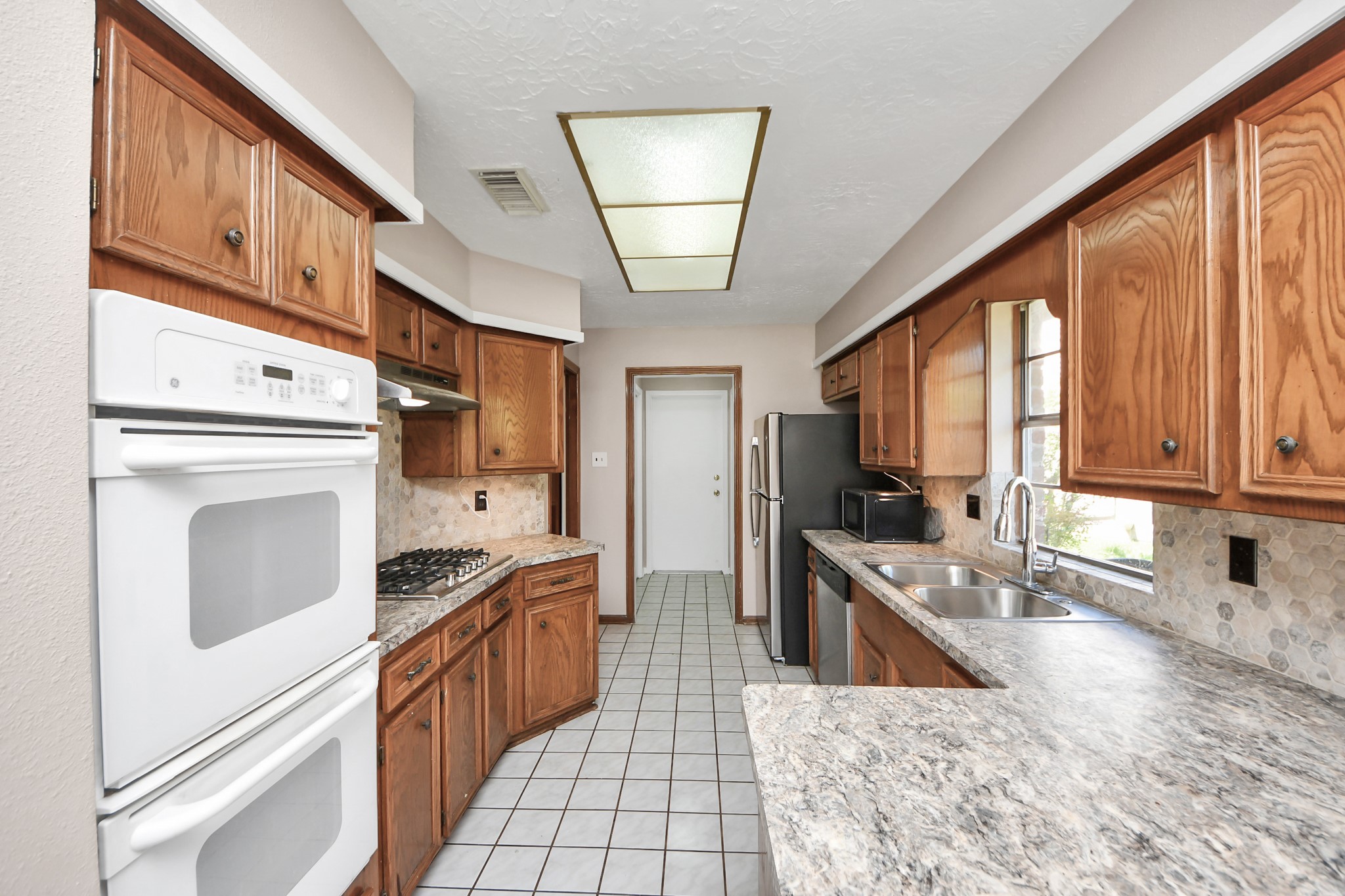 2406 Duchess Way Property Photo 19