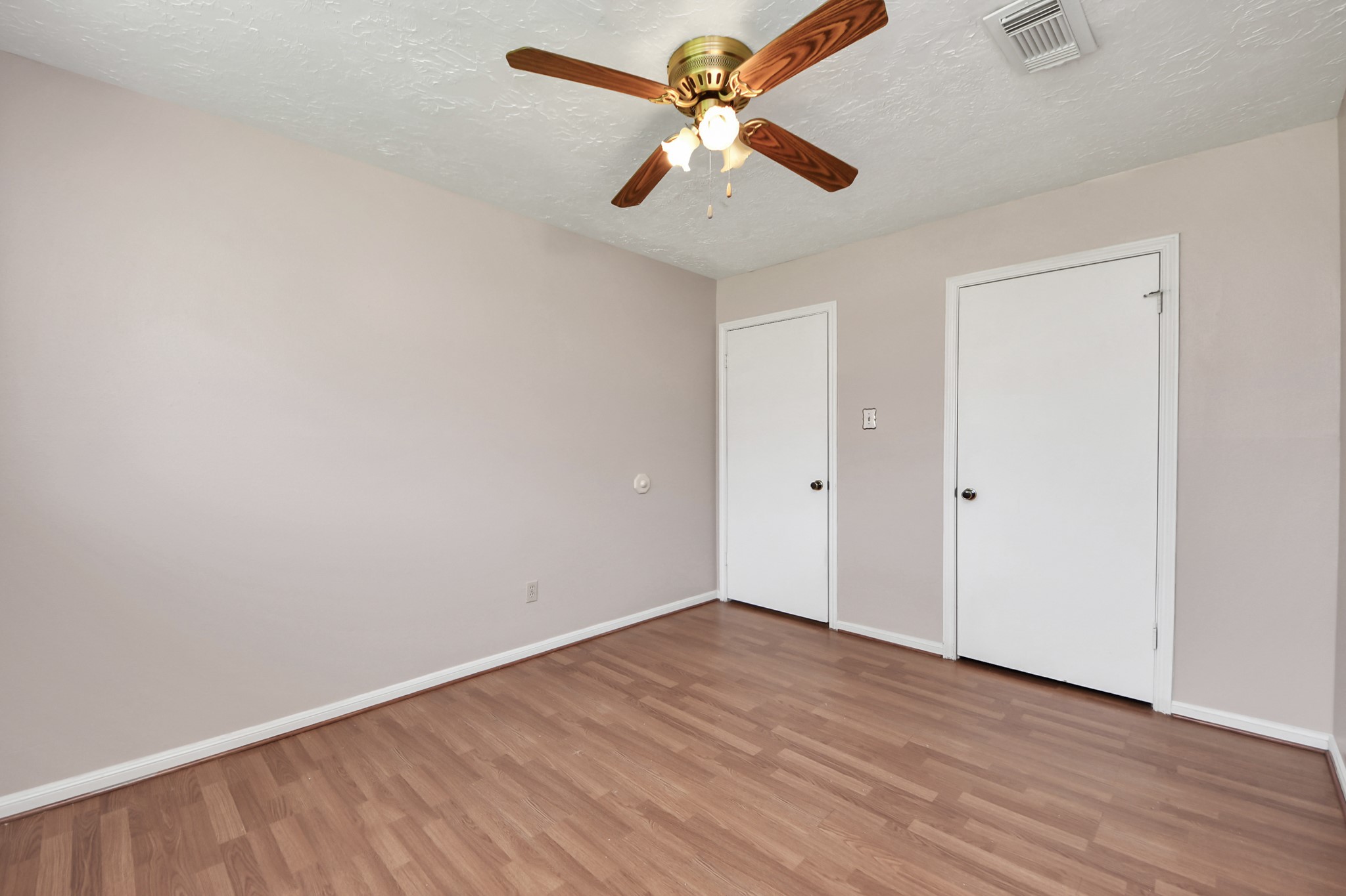 2406 Duchess Way Property Photo 29