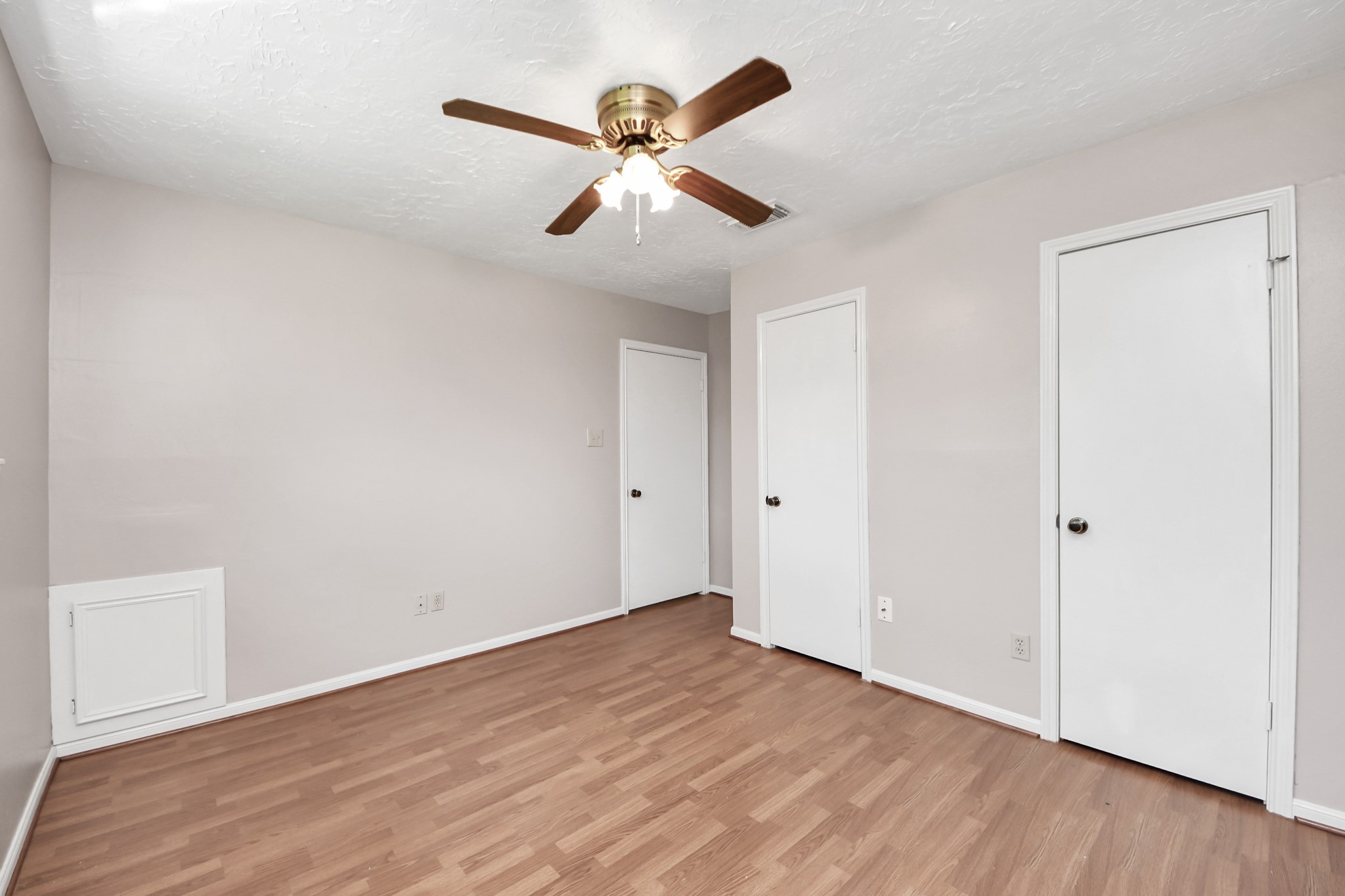 2406 Duchess Way Property Photo 31
