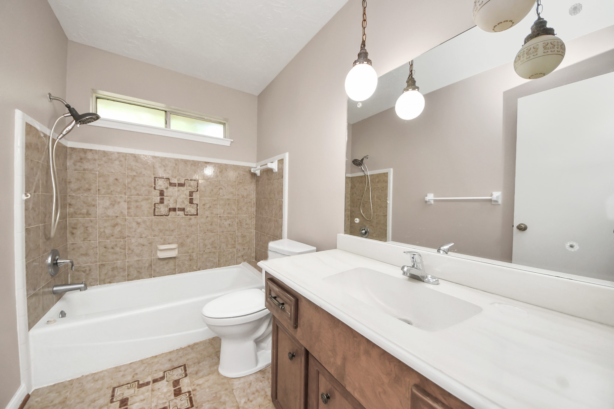 2406 Duchess Way Property Photo 32