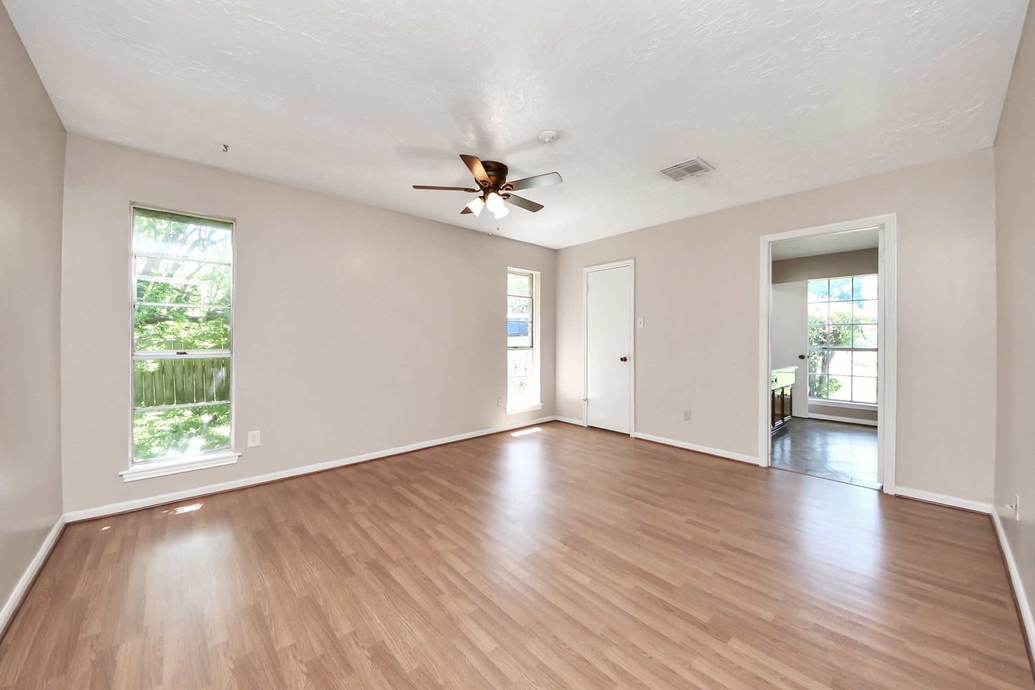 2406 Duchess Way Property Photo 33