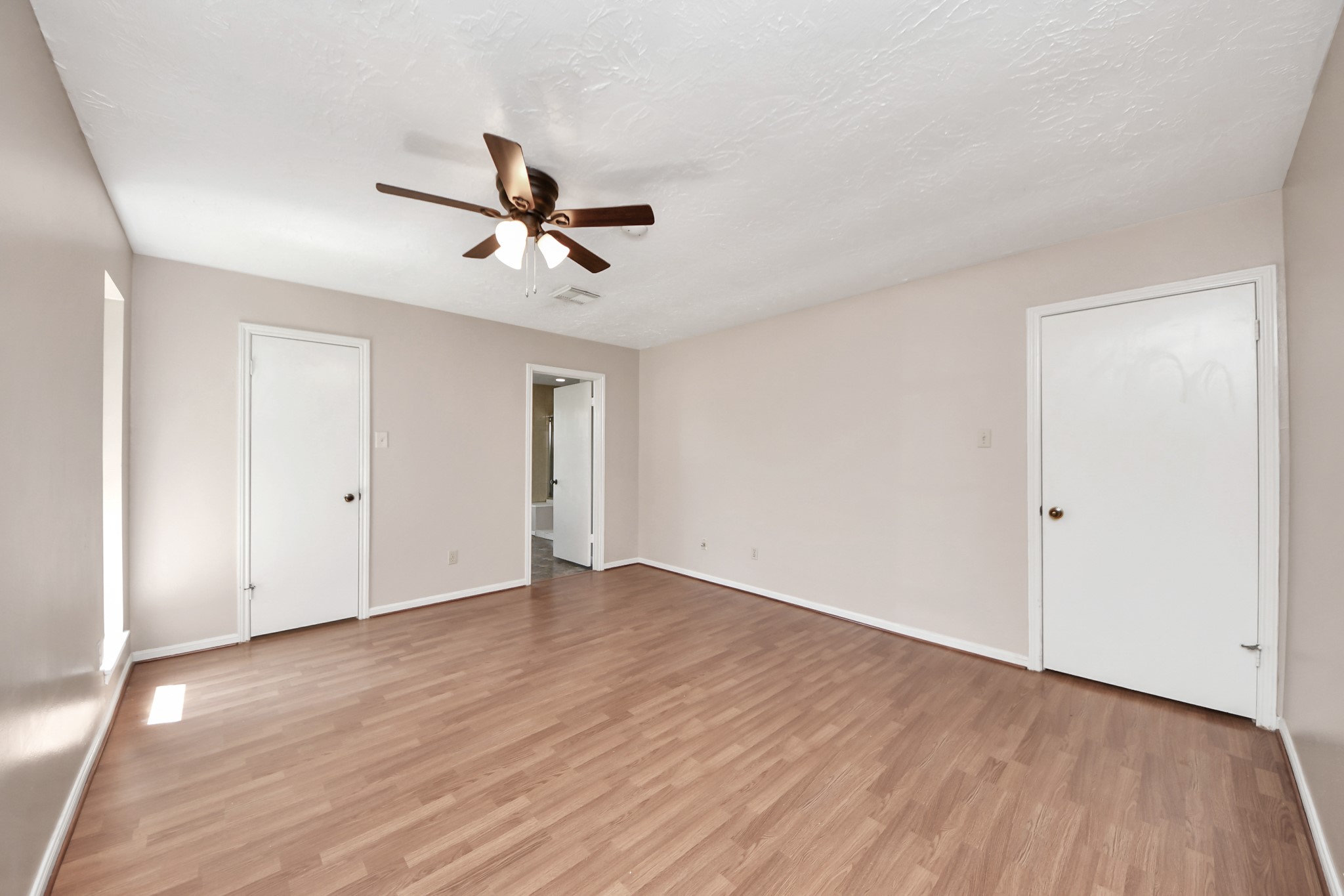 2406 Duchess Way Property Photo 34