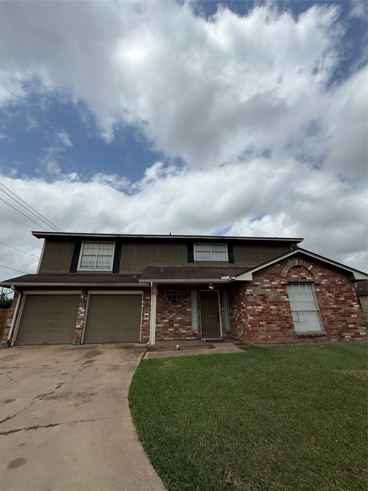 414 DOGWOOD Street Property Photo 1