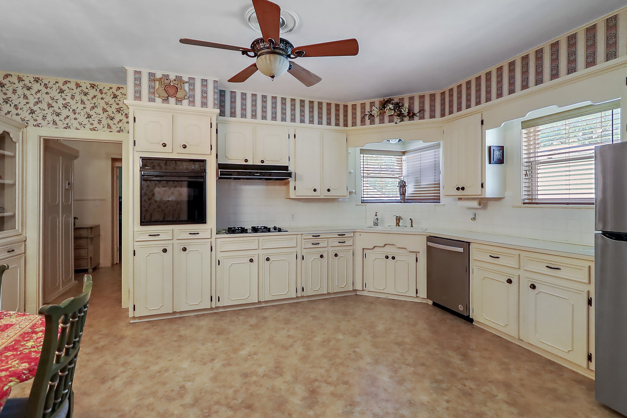 405 Park Street Property Photo 13