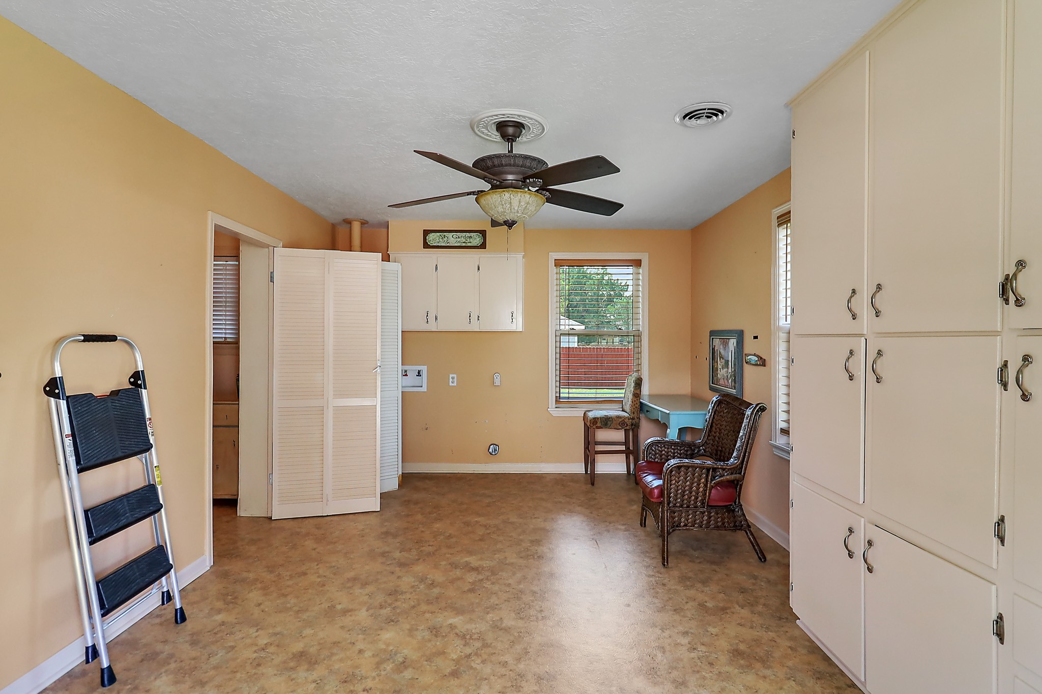 405 Park Street Property Photo 18