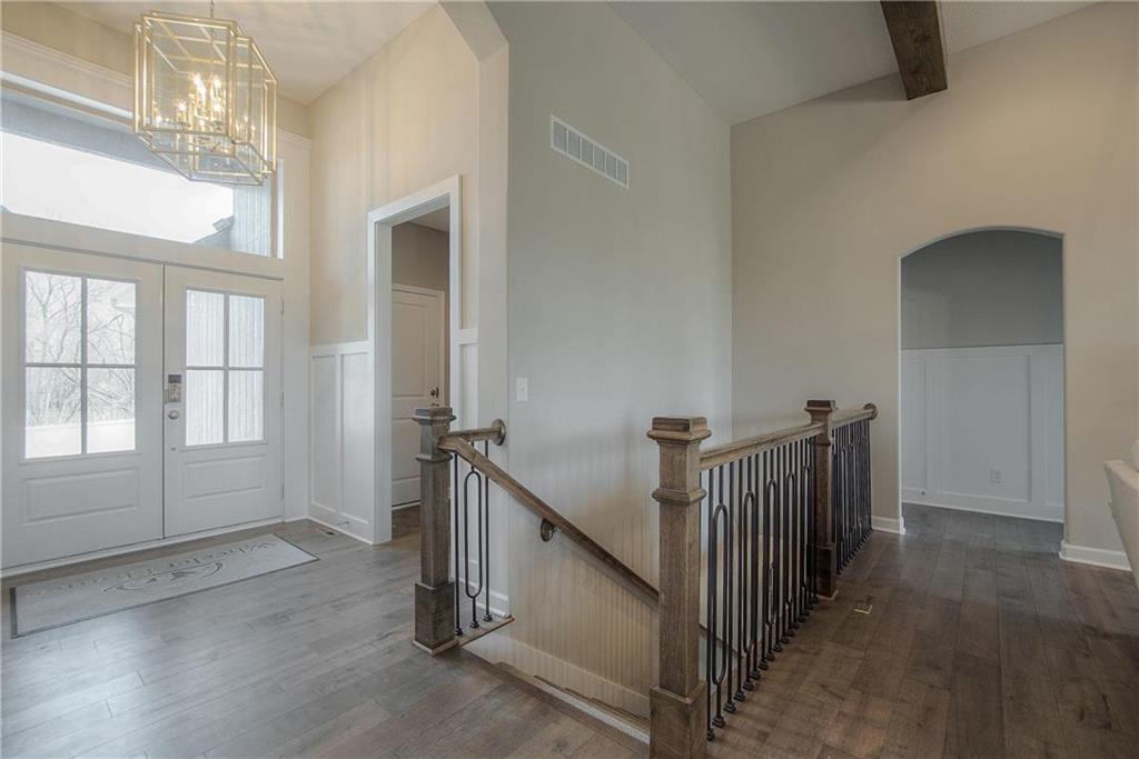 19024 Theden Street Property Photo 8