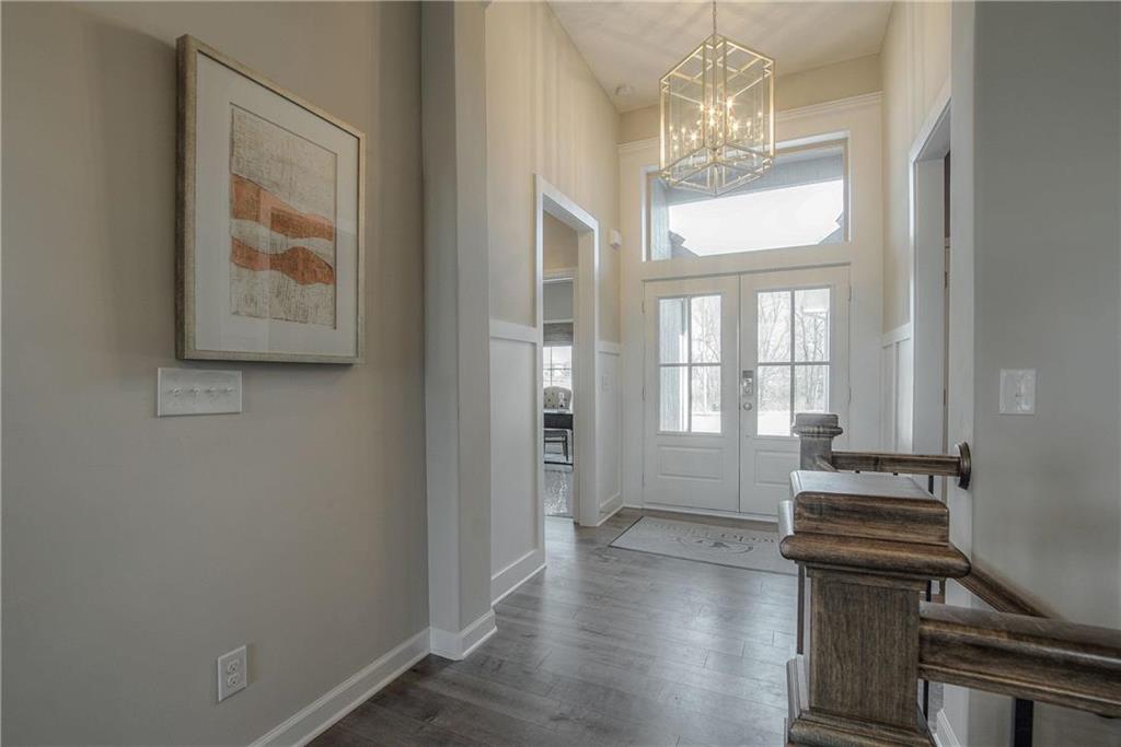 19024 Theden Street Property Photo 9