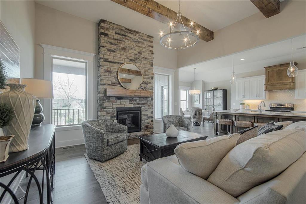 19024 Theden Street Property Photo 12