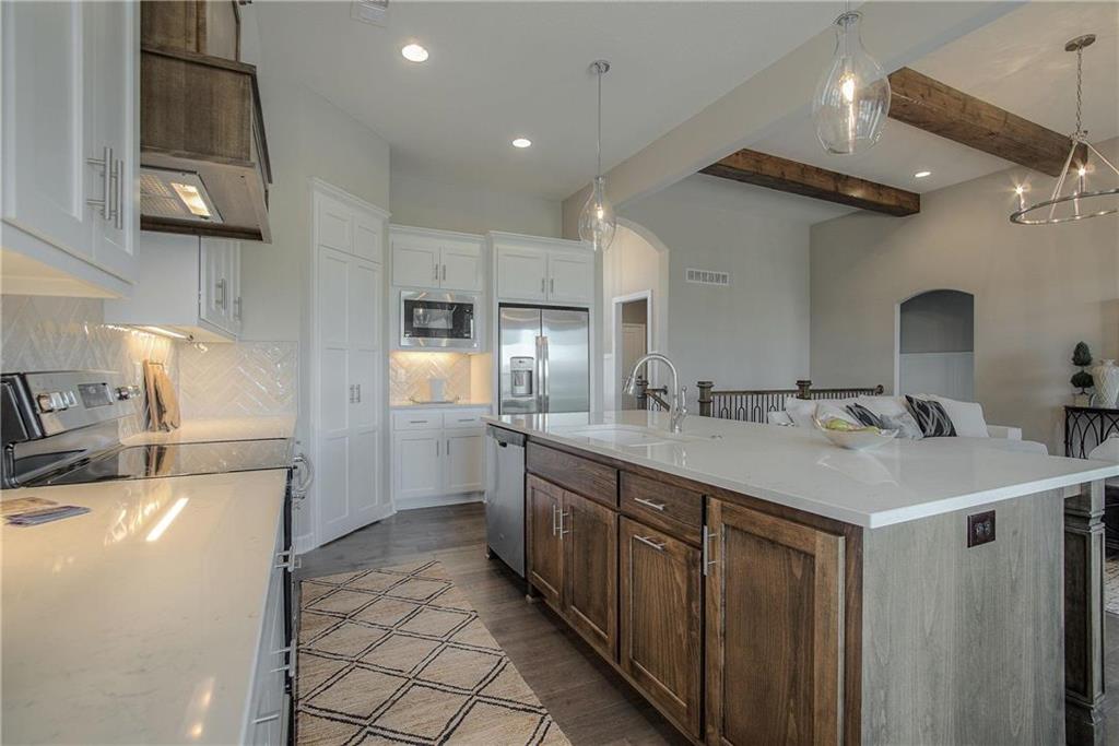 19024 Theden Street Property Photo 17