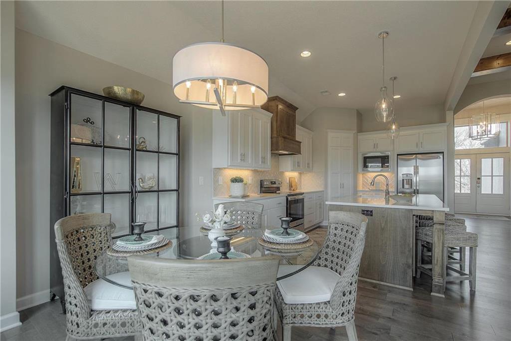 19024 Theden Street Property Photo 18