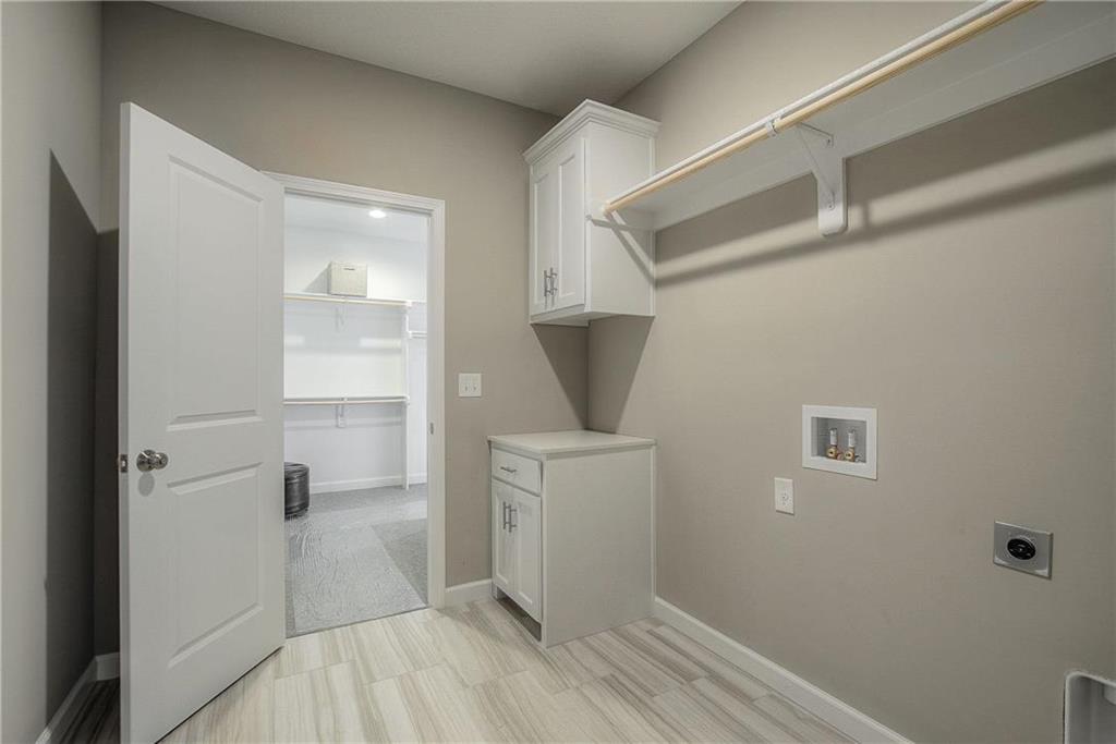 19024 Theden Street Property Photo 24