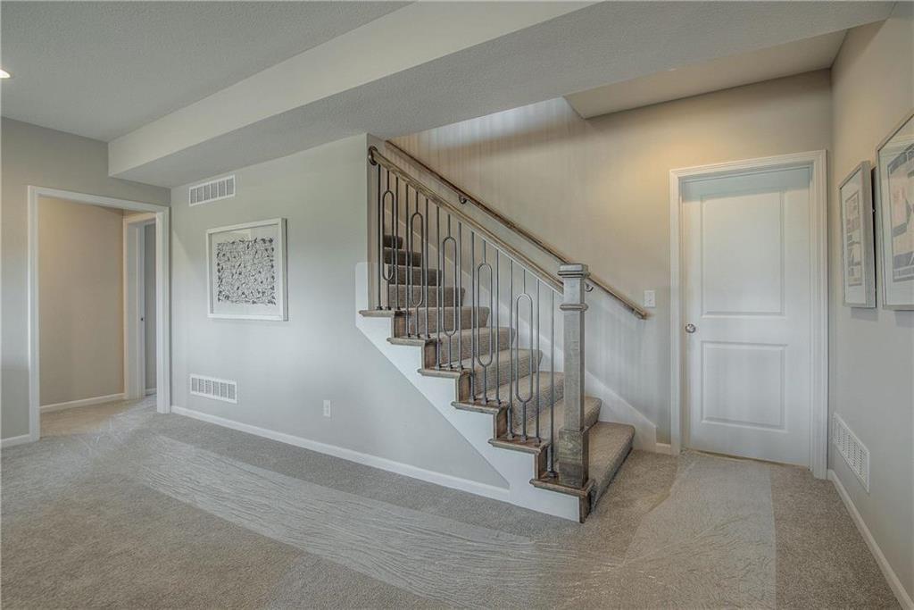 19024 Theden Street Property Photo 27