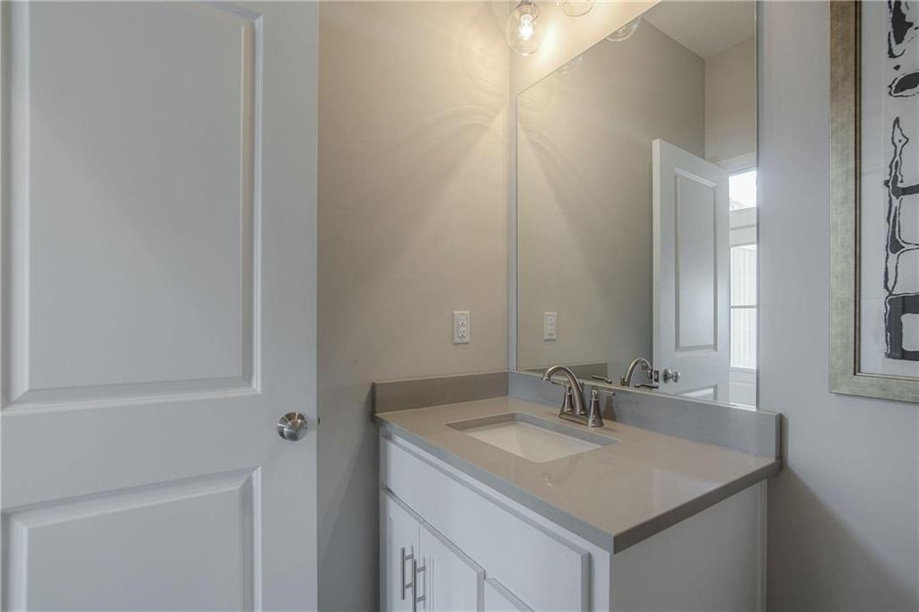 19024 Theden Street Property Photo 31