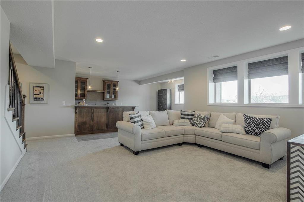 19024 Theden Street Property Photo 32