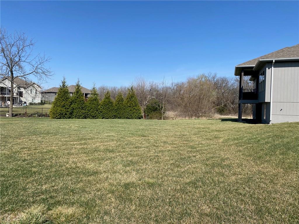 19024 Theden Street Property Photo 37