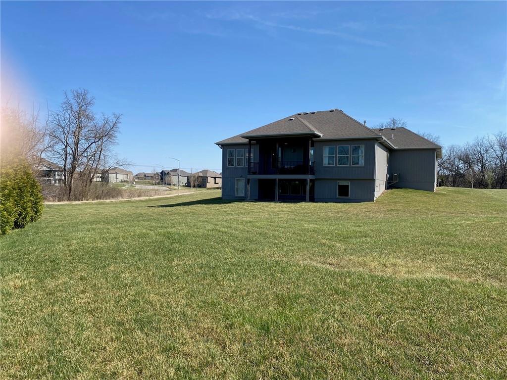 19024 Theden Street Property Photo 38