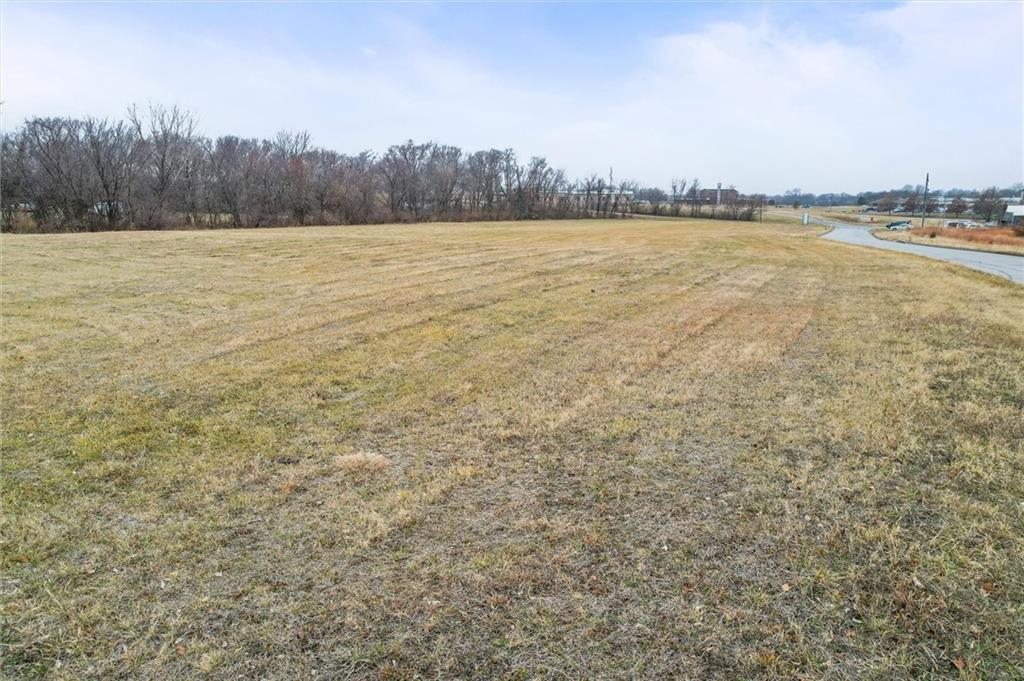 Meadowlark Lane Property Photo 6