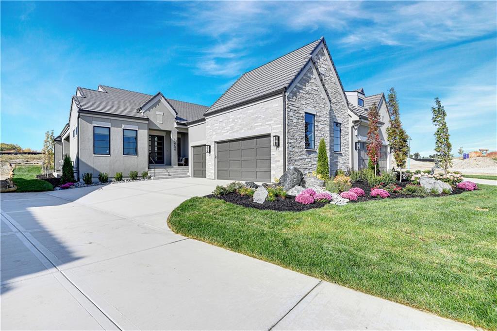 13704 Pembroke Lane Property Photo