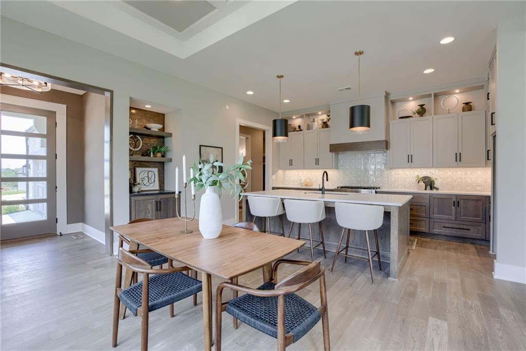 13706 Pembroke Lane Property Photo 8