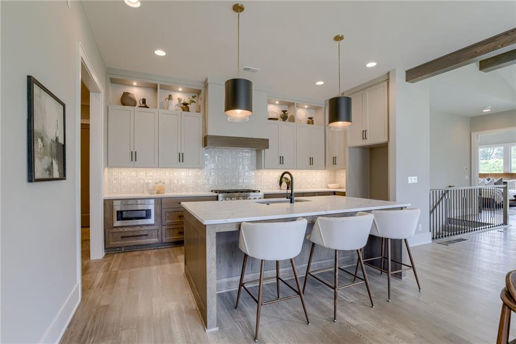 13706 Pembroke Lane Property Photo 9