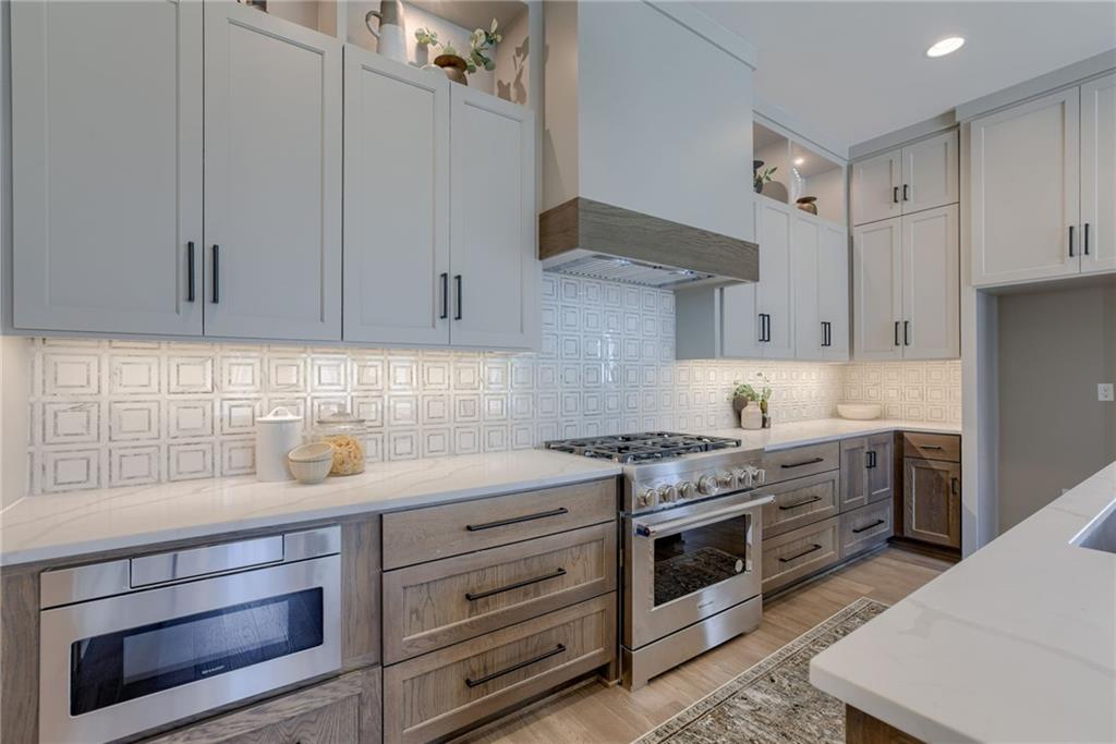 13706 Pembroke Lane Property Photo 10