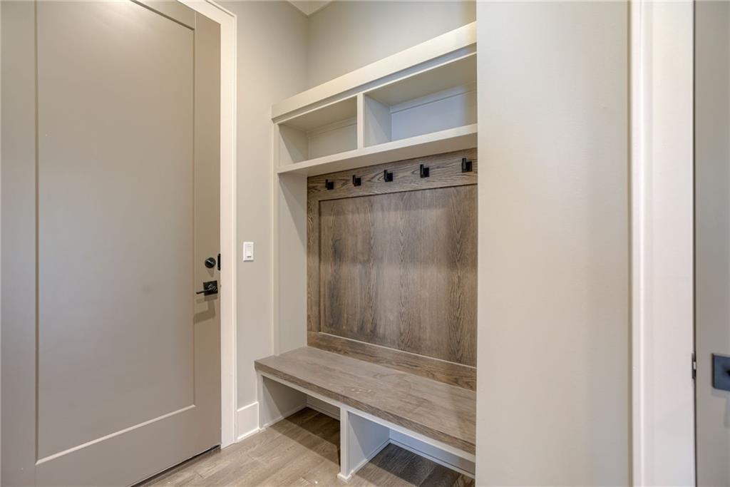 13706 Pembroke Lane Property Photo 16