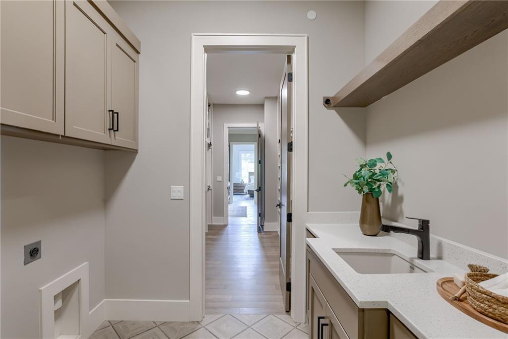 13706 Pembroke Lane Property Photo 17