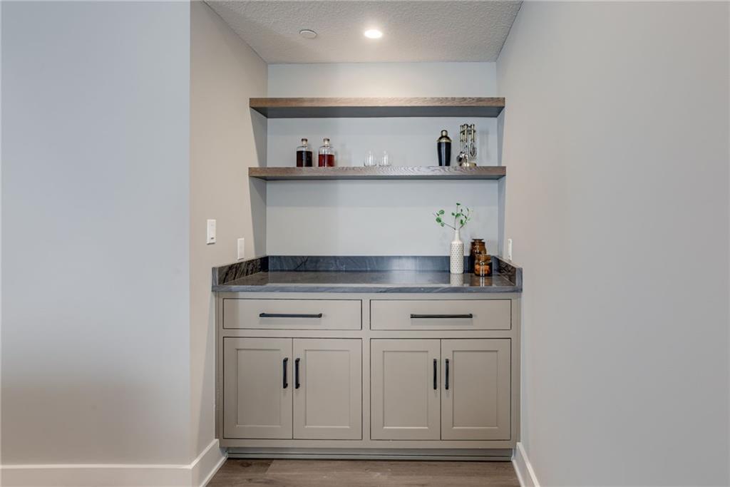 13706 Pembroke Lane Property Photo 32