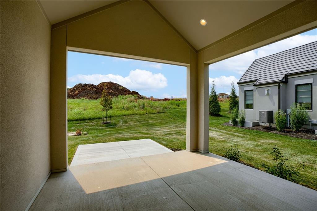 13706 Pembroke Lane Property Photo 34