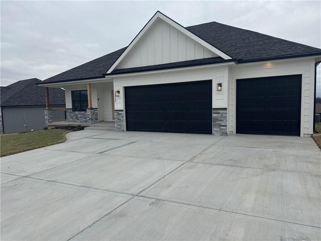 12925 N Champanel Way Property Photo 1
