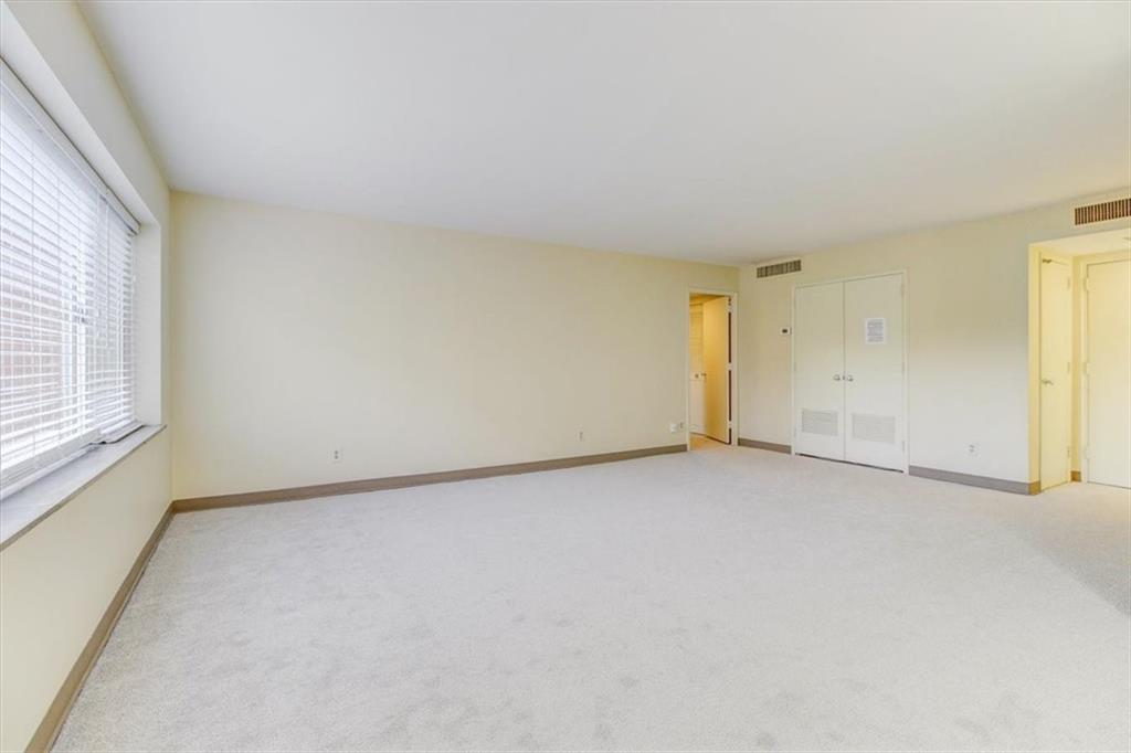 4550 Warwick Boulevard Property Photo 10