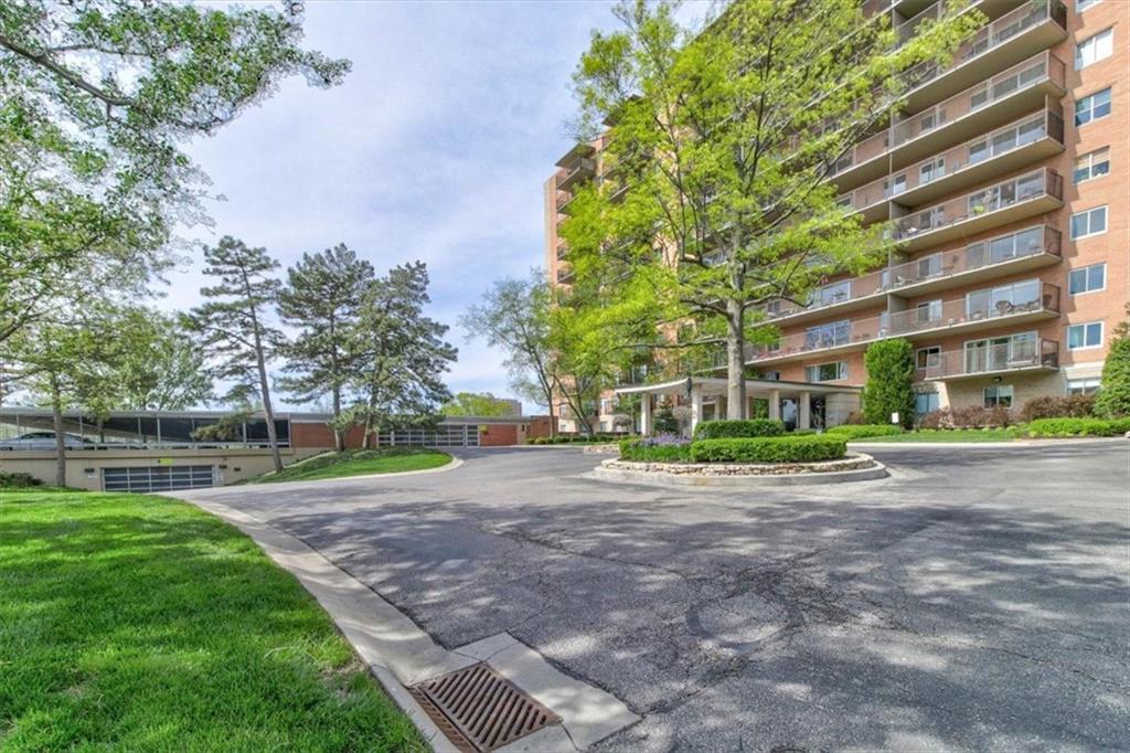 4550 Warwick Boulevard Property Photo 34