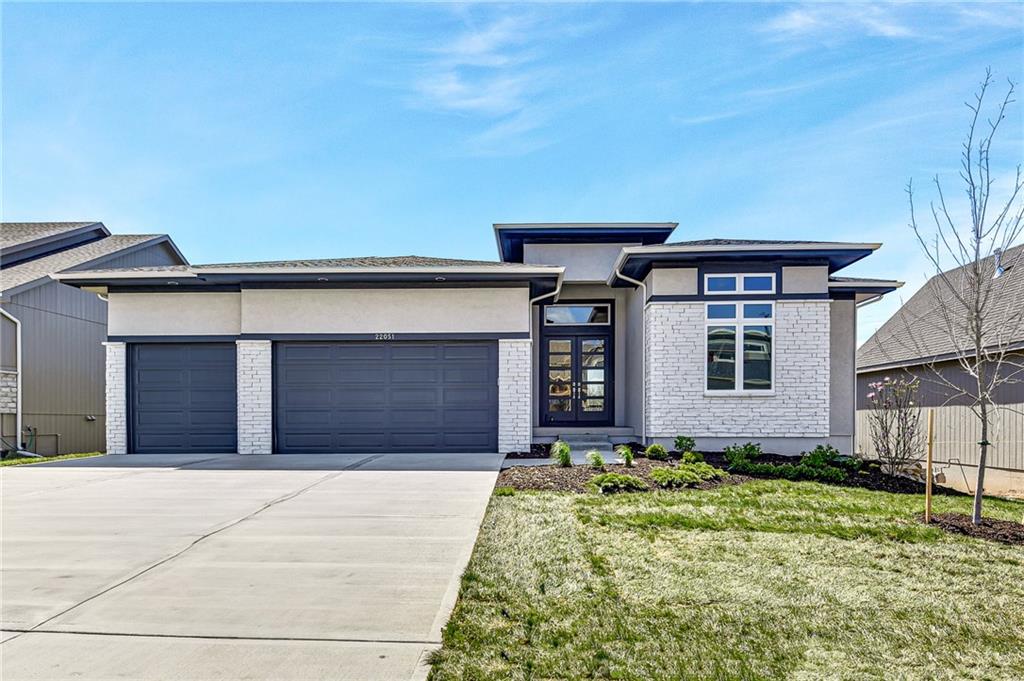 22051 W 100th Terrace Property Photo 1