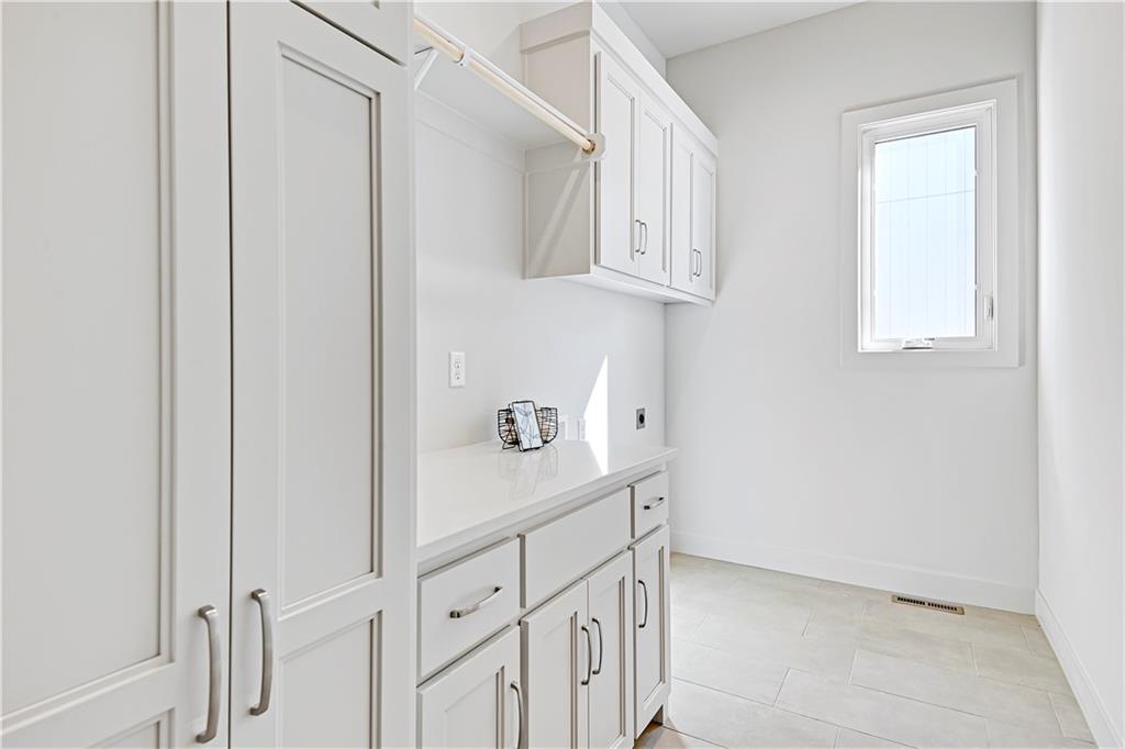 22051 W 100th Terrace Property Photo 24