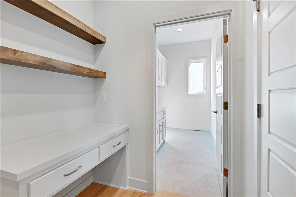 22051 W 100th Terrace Property Photo 25