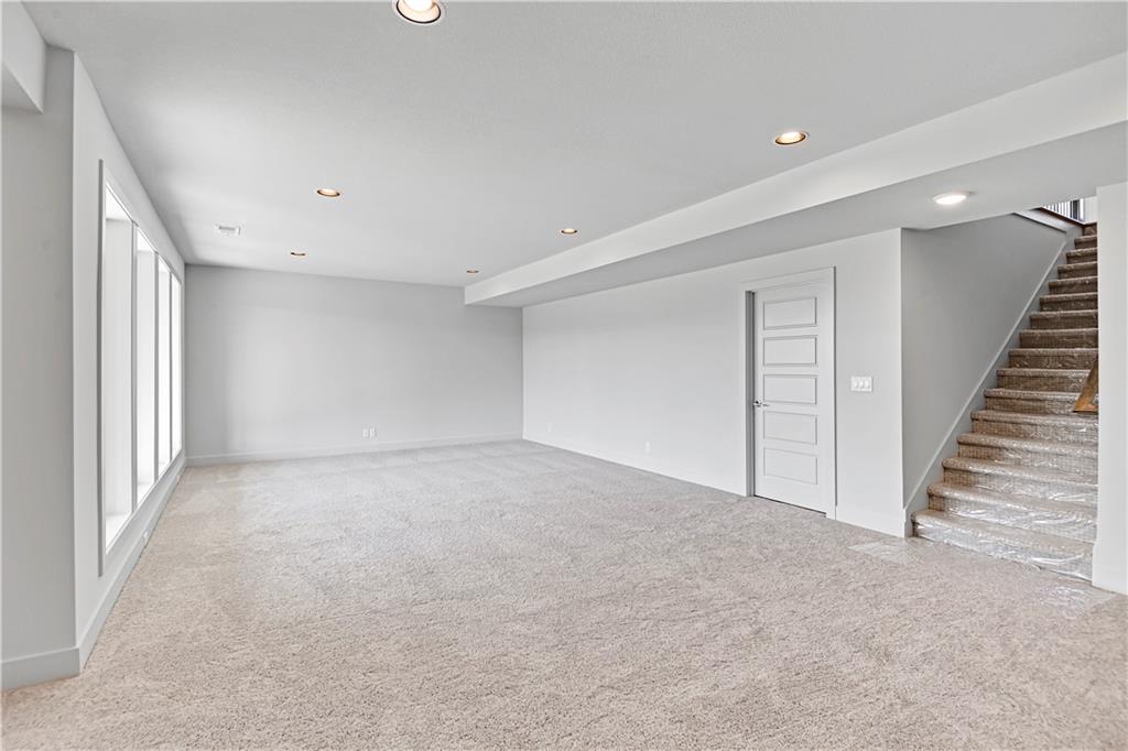 22051 W 100th Terrace Property Photo 32