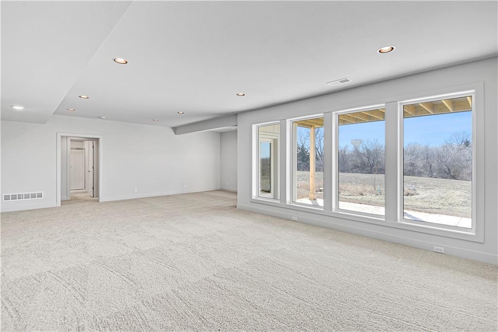 22051 W 100th Terrace Property Photo 33