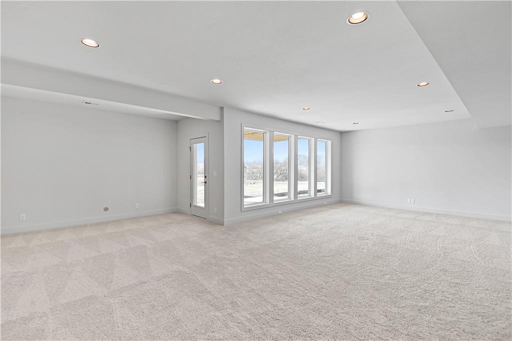 22051 W 100th Terrace Property Photo 34