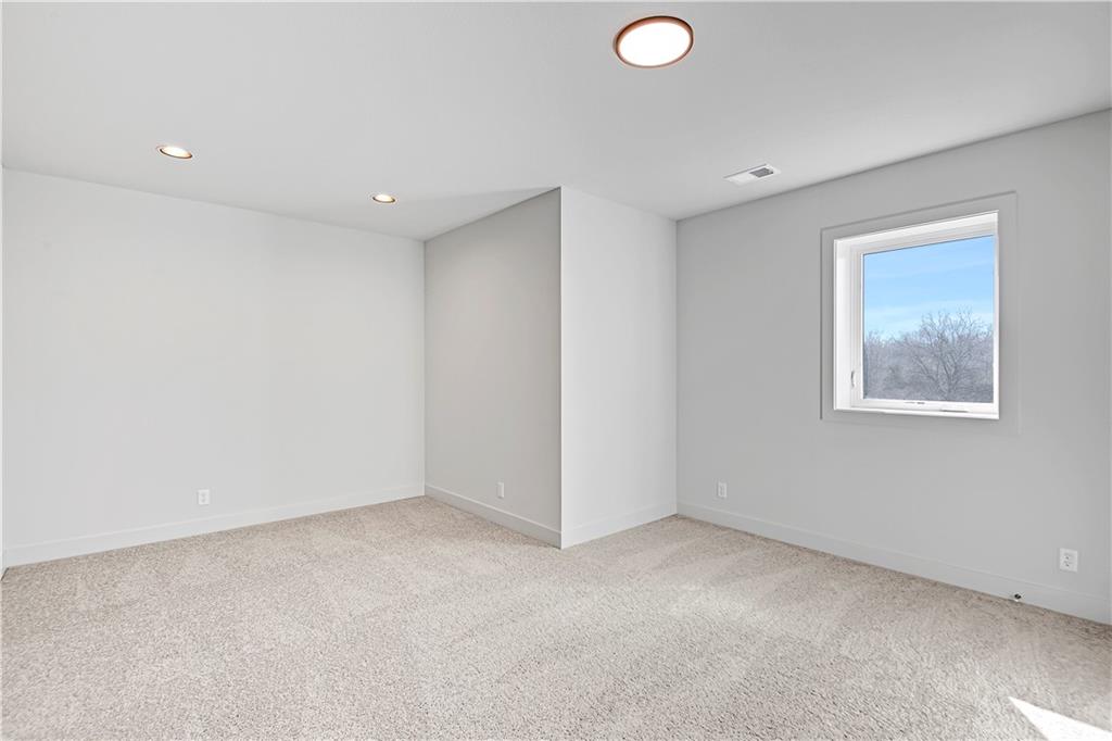 22051 W 100th Terrace Property Photo 36